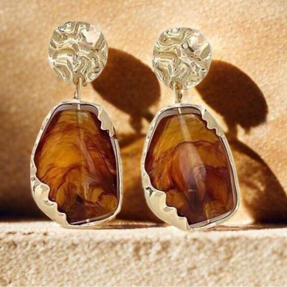 Gold and Brown Earrings A1069 - Picture 1 of 2